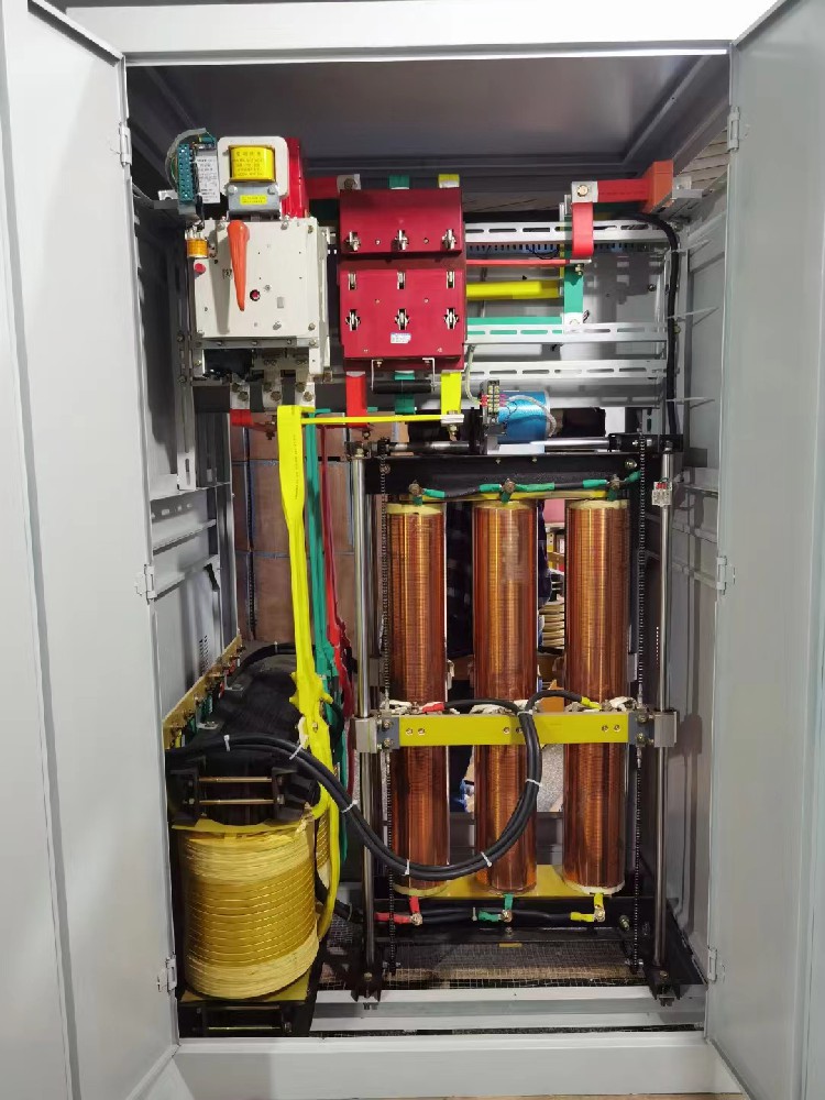 三相大功率穩(wěn)壓器